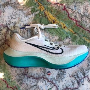 Nike Zoom Fly 5 Women’s sz 7